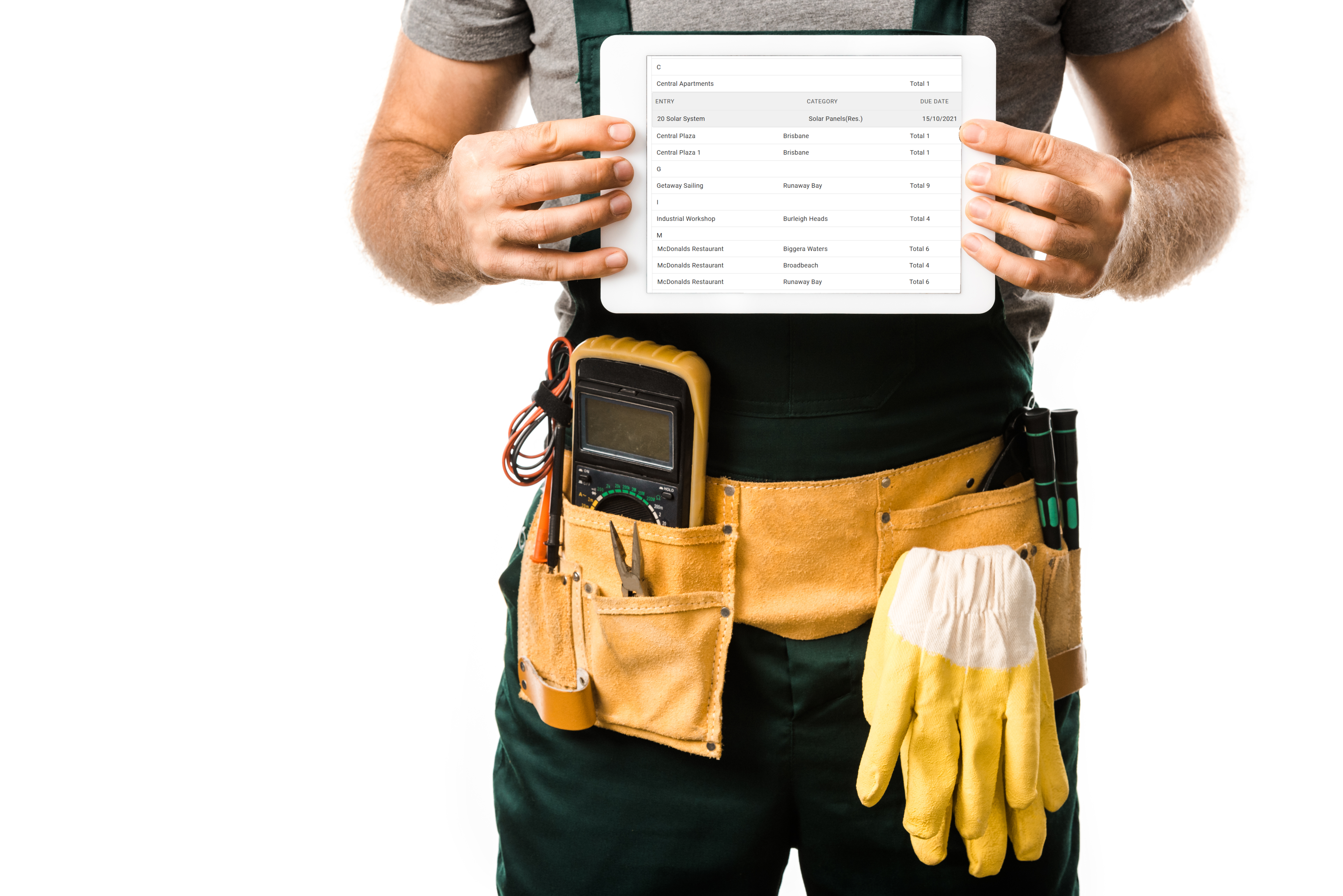 Image of an plumber holding a tablet with TrackIT-Log shown